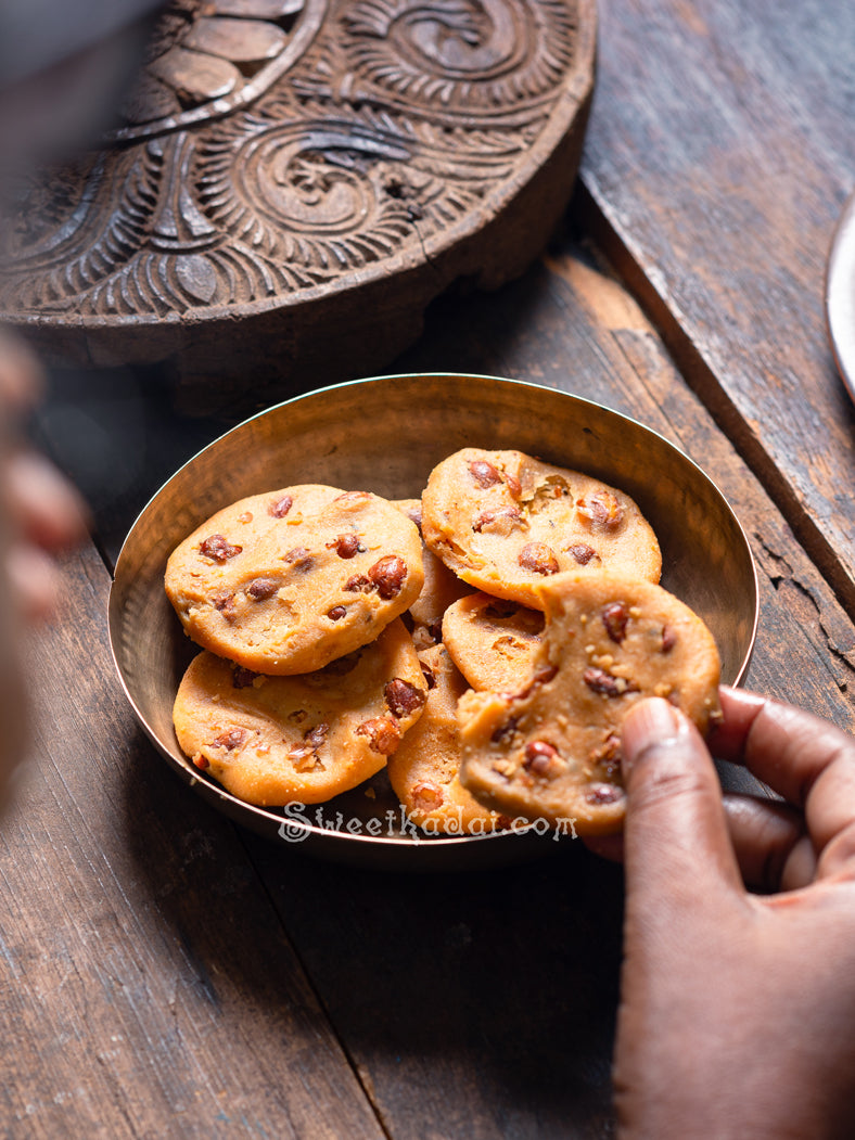 Salem Groundnut Thattai.